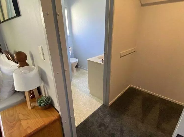 Motuoapa Bay Chalets