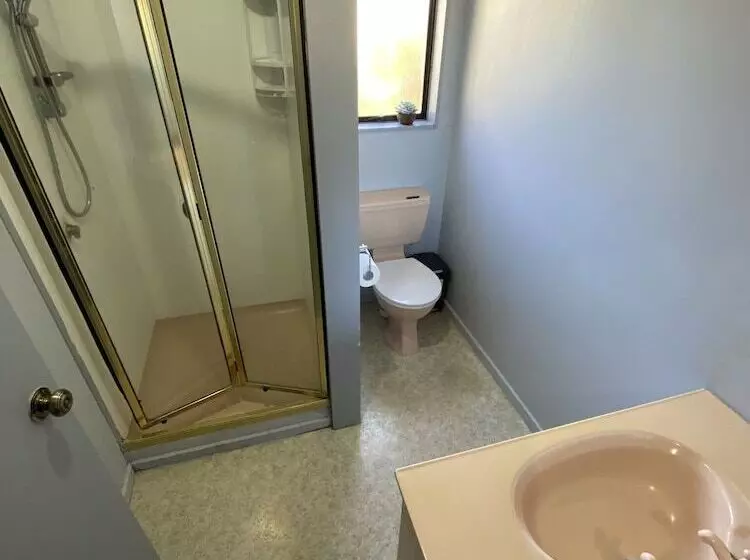 Motuoapa Bay Chalets