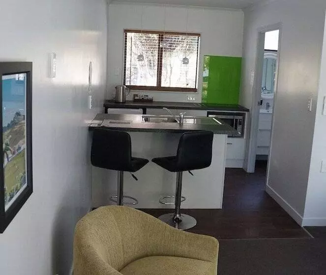 Motuoapa Bay Chalets