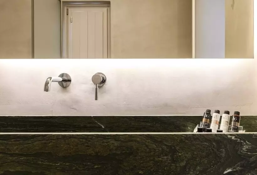 Muro Suites