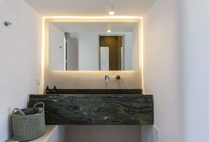 Muro Suites