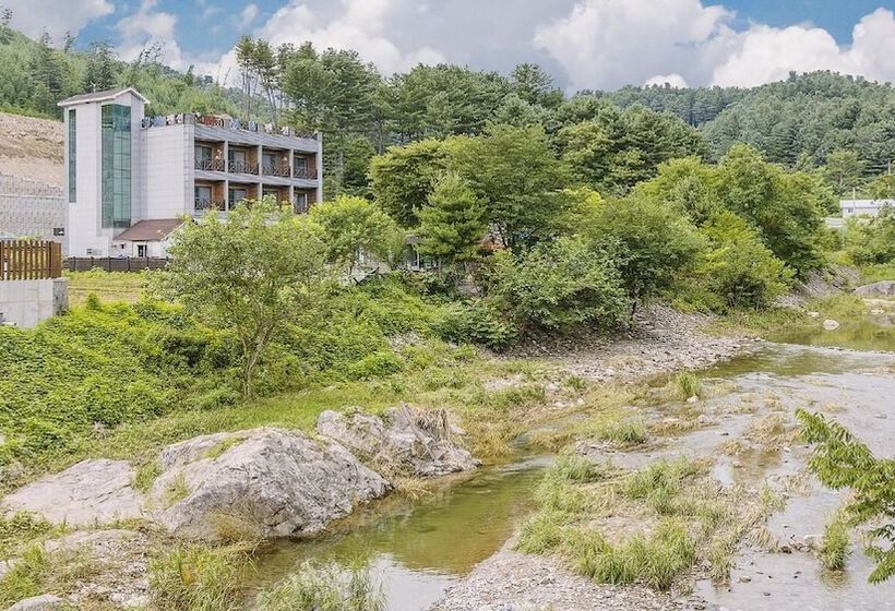 Namyangju Jeongwon Pension