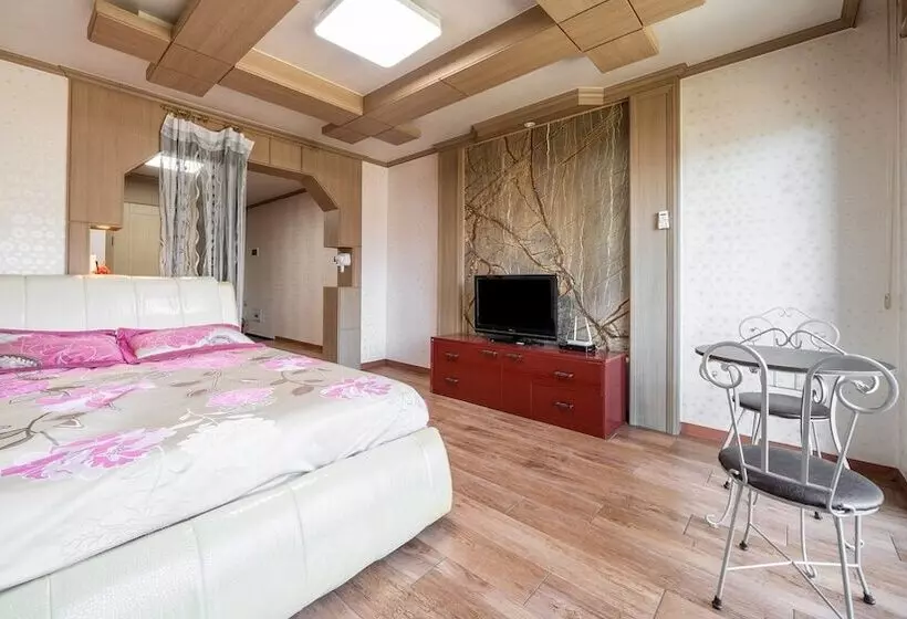 Namyangju Jeongwon Pension