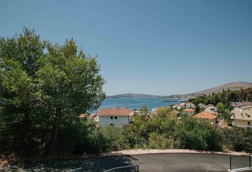 Pensió Oleander Urban Suites