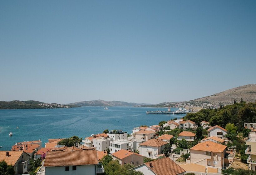 Pensió Oleander Urban Suites