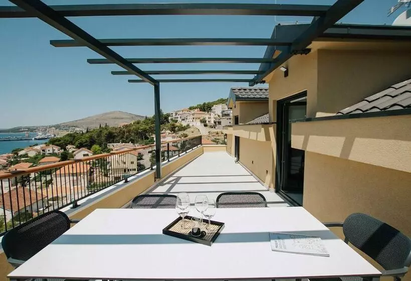 پانسیون Oleander Urban Suites