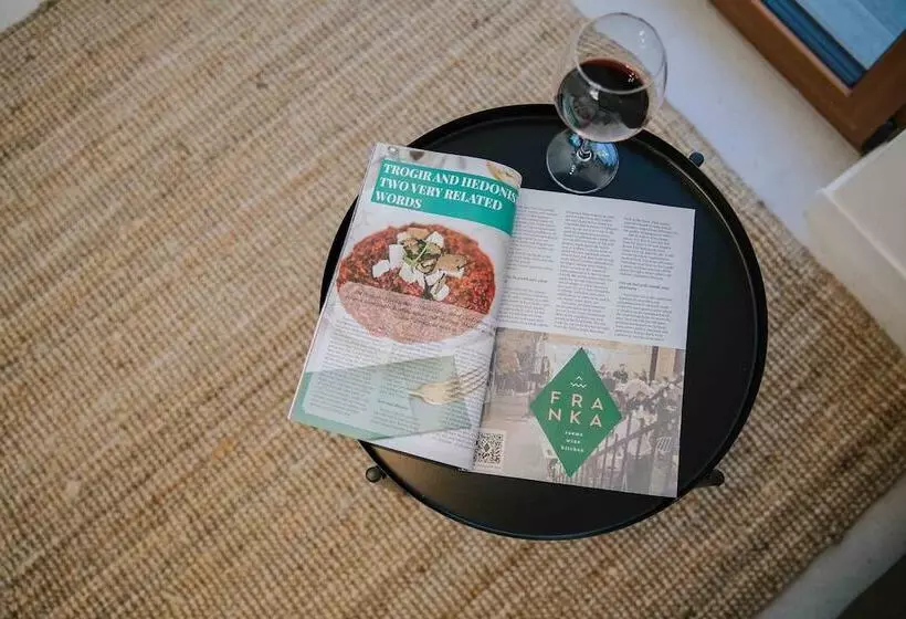 پانسیون Oleander Urban Suites