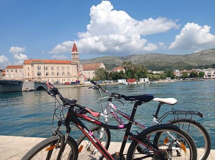 Pensió Oleander Urban Suites