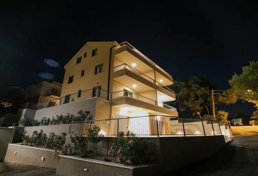 پانسیون Oleander Urban Suites