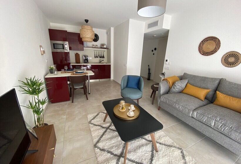 پانسیون Résidence Domitys Regalecia à Uzès