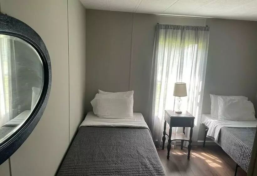 Majatalo West End House