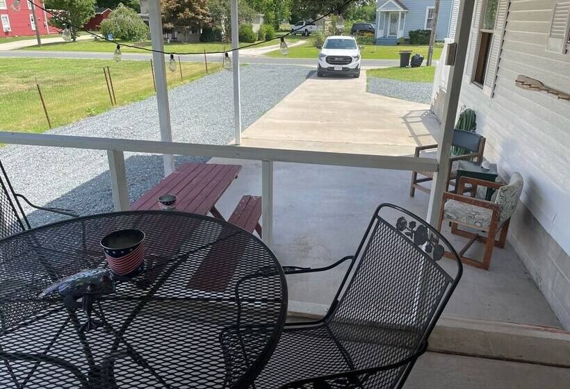 ペンション West End House