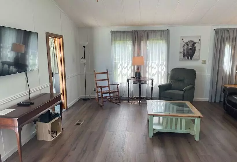 Majatalo West End House