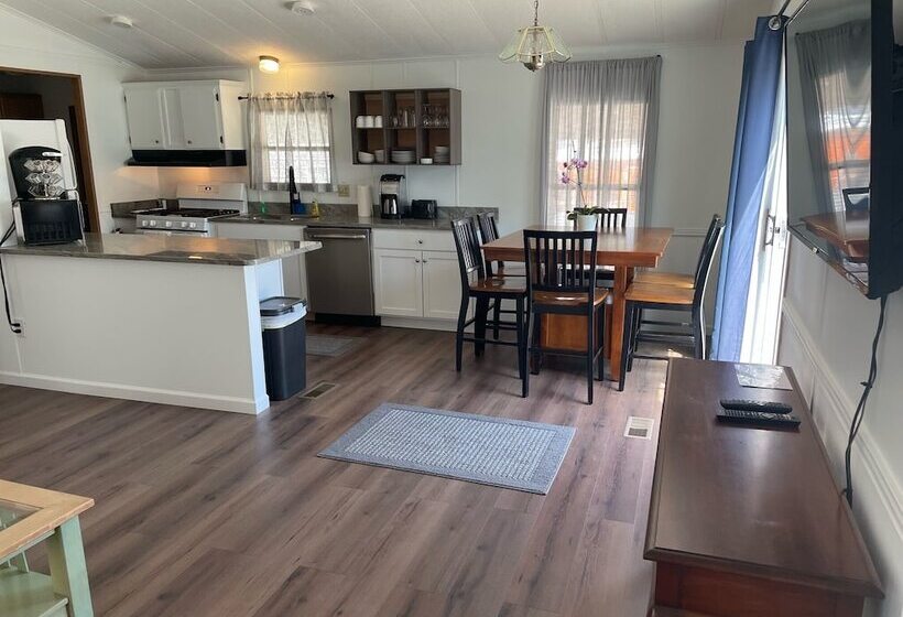 ペンション West End House