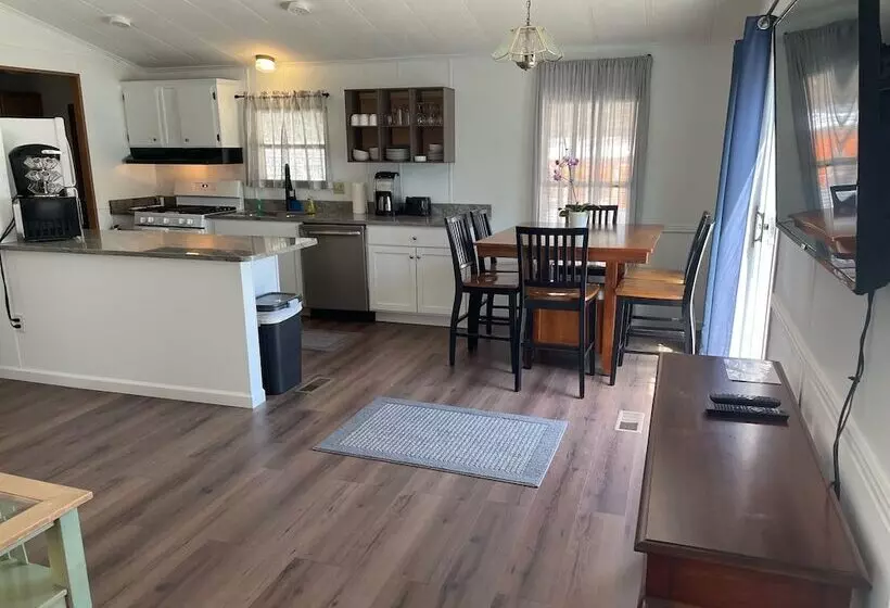 Majatalo West End House