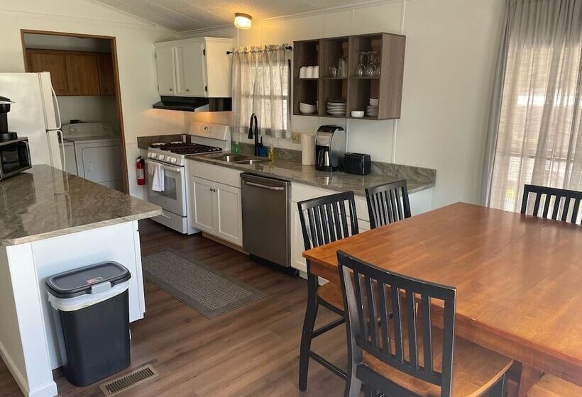 ペンション West End House