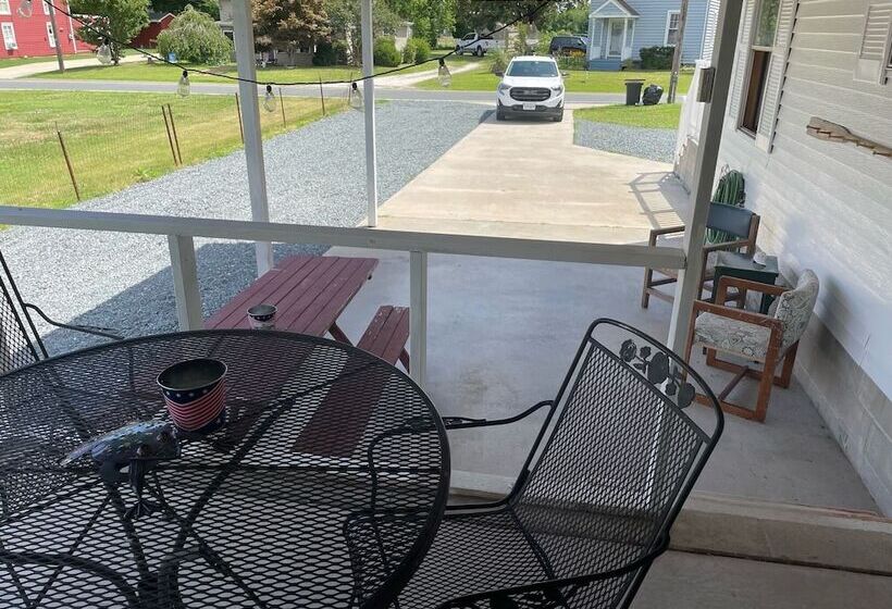 ペンション West End House