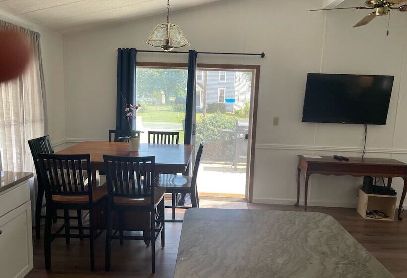 ペンション West End House