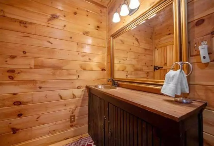 Underlook Cabin Secluded Cabin With Wifi Large Deck Gas Grill Wood Fireplace