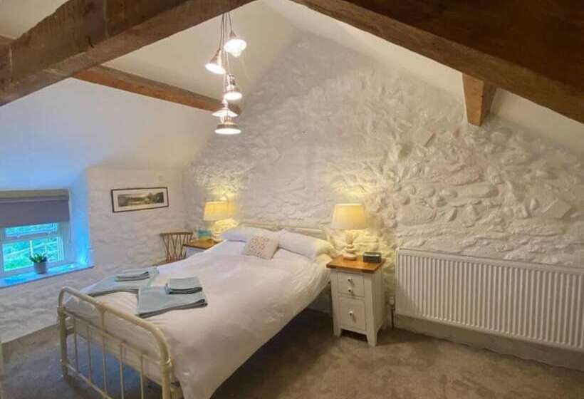 Idlewild Animal Sanctuary Farmhouse Stay Charity