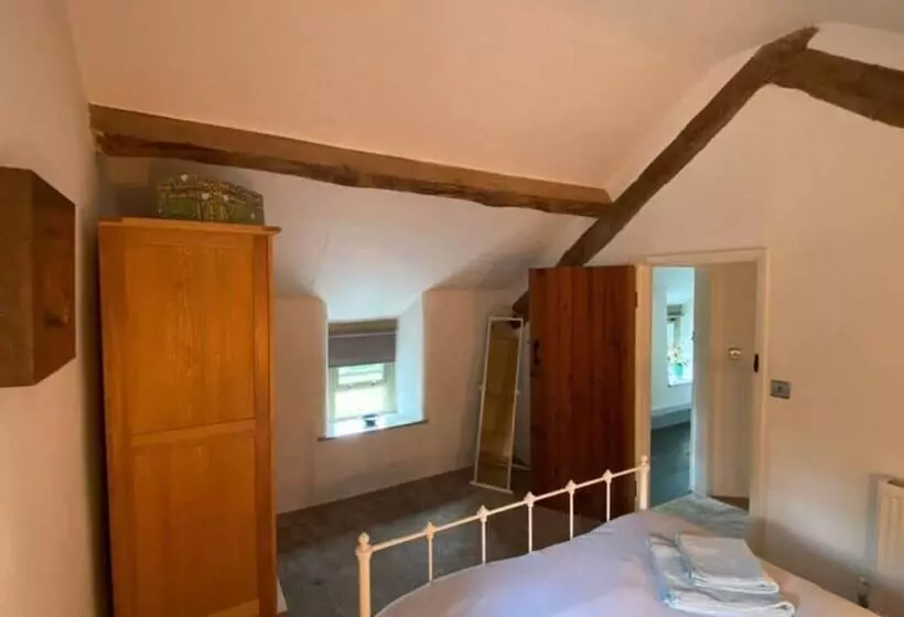 Idlewild Animal Sanctuary Farmhouse Stay   Charity