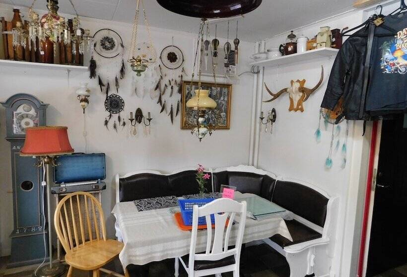 Blackstad Vandrarhem Hostal B&b