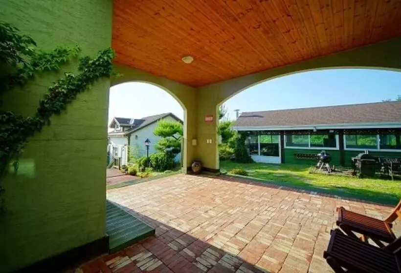 Pension On The Sea Shore In The Bosom Department Byeonsanbando