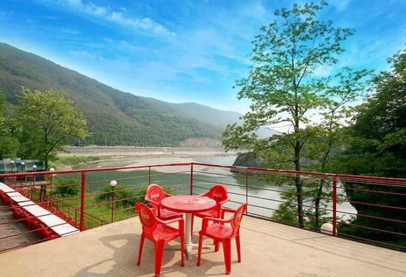 Пансион Youngwol Dongkang Village Caravan