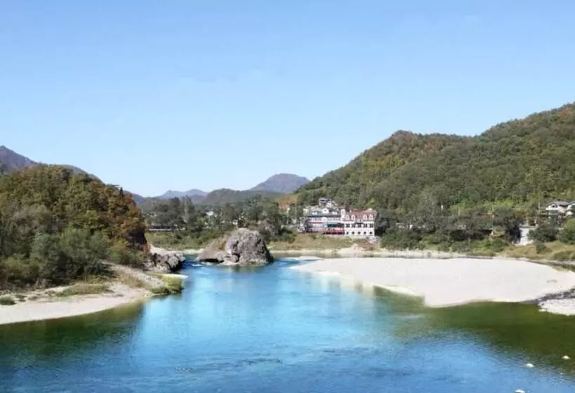 ペンション Youngwol Dongkang Village Caravan