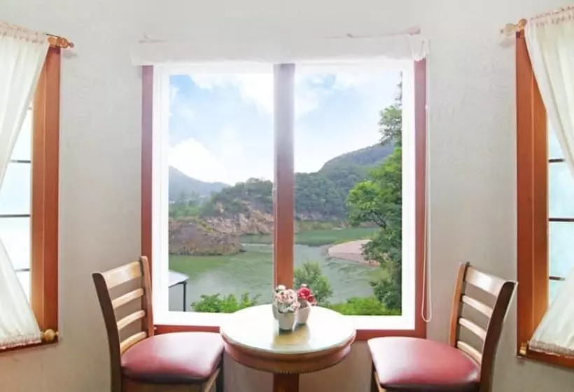 ペンション Youngwol Dongkang Village Caravan
