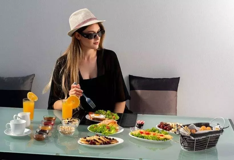 Filoxenia Luxury Villas