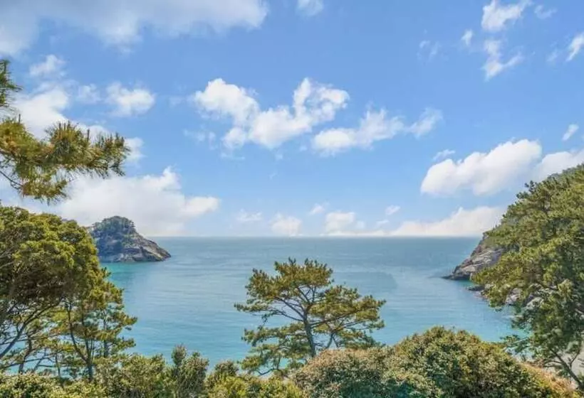 Geoje Island Haegeumgang Pension