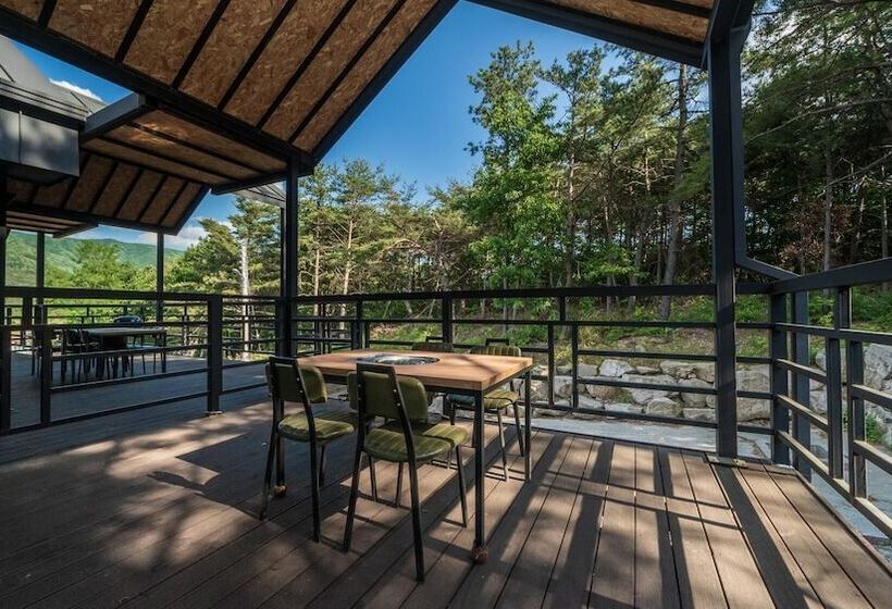 Gyeongju Byeolgwadaliyagi Pension