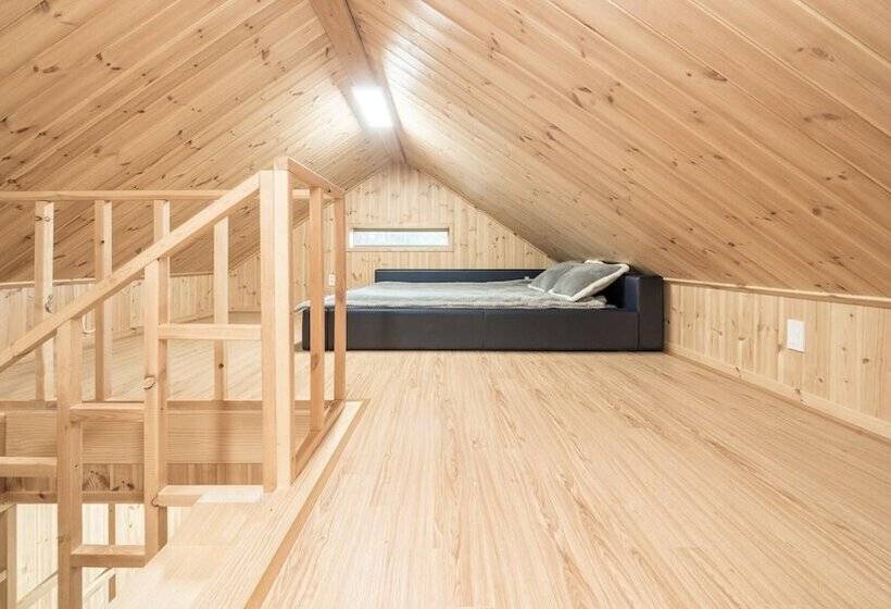 Gyeongju Byeolgwadaliyagi Pension