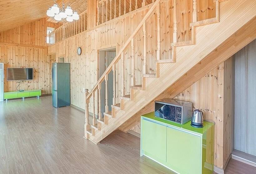 Gyeongju Byeolgwadaliyagi Pension