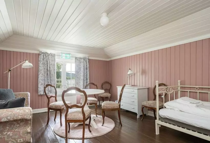 ホテル Dale Gudbrands Gard Kurs & Konferansesenter