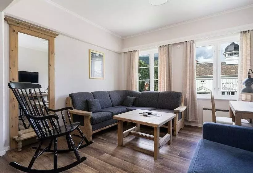 ホテル Dale Gudbrands Gard Kurs & Konferansesenter