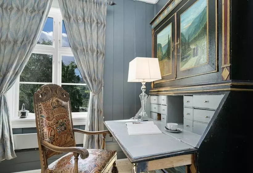 ホテル Dale Gudbrands Gard Kurs & Konferansesenter