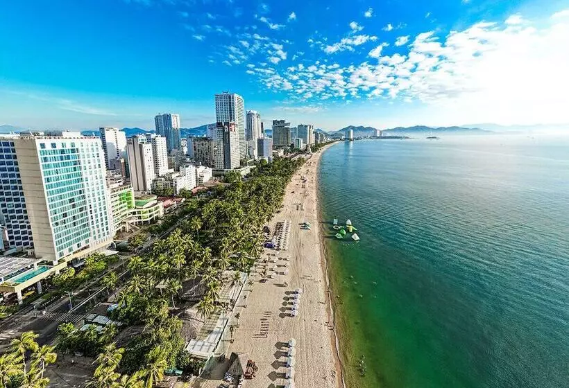 Green Beach Hotel Nha Trang