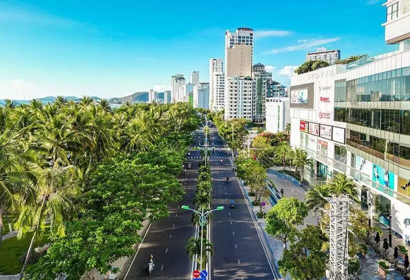 Green Beach Hotel Nha Trang