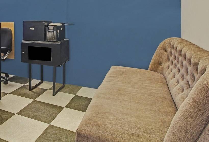 בית מלון כפרי Itsy By Treebo  Aura Homes