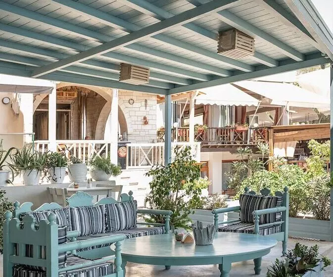 Hotelli Livikon By The Sea