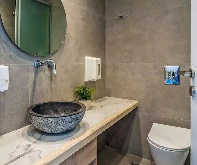 Hotelli Livikon By The Sea