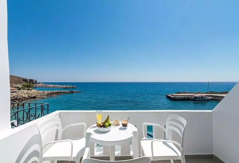 Hotelli Livikon By The Sea