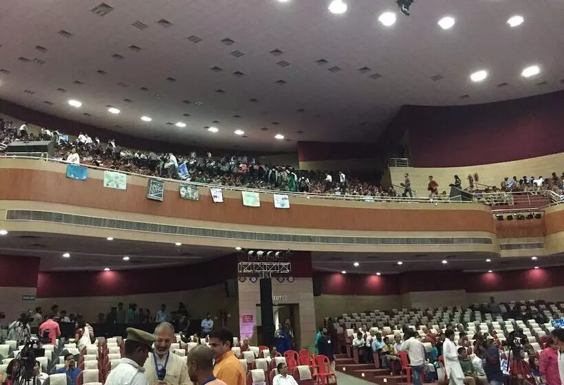 Hotelli New Lotus Paradise