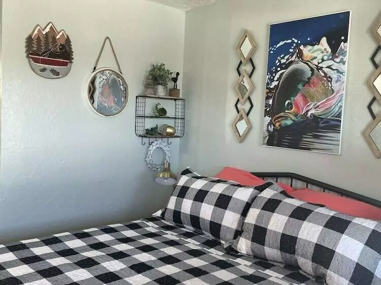 Hotelli Millz Manor At Fall River Millz