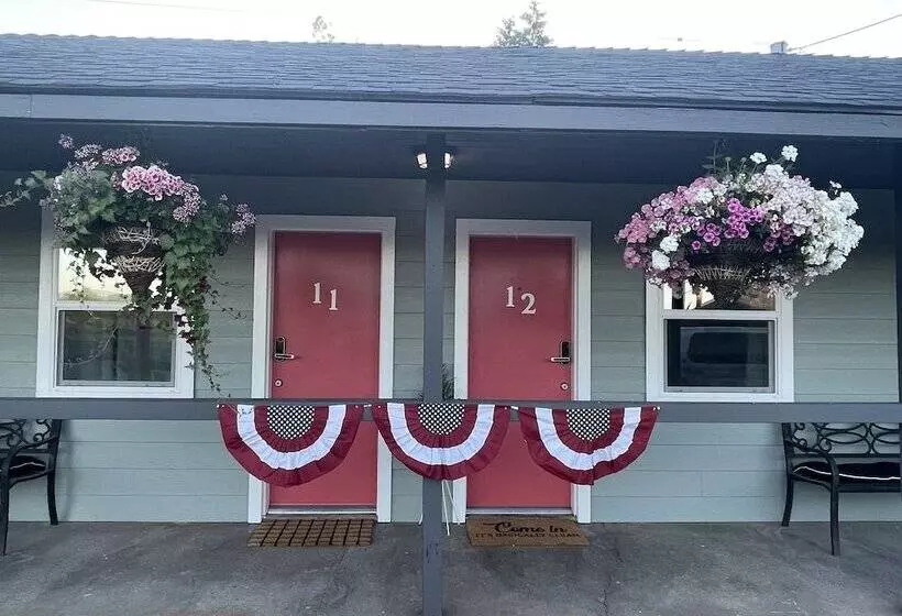 Hotelli Millz Manor At Fall River Millz