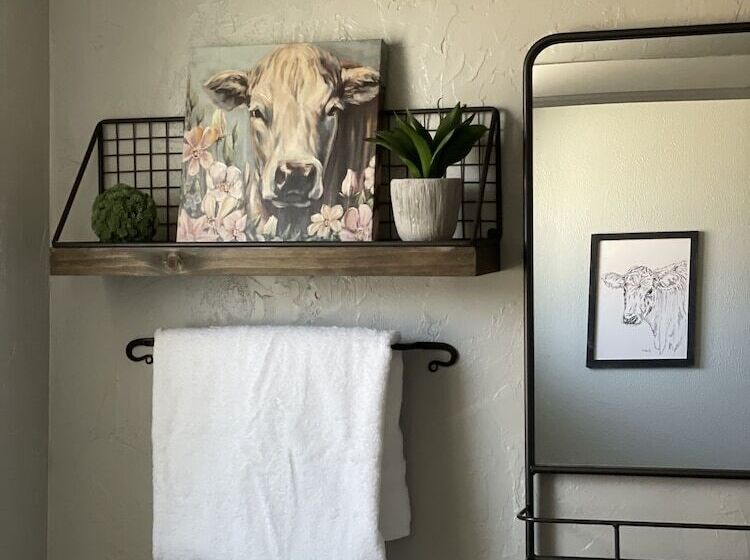 Отель Millz Manor At Fall River Millz