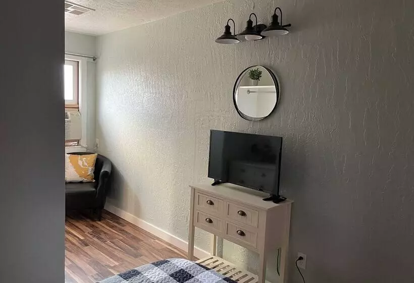 Hotelli Millz Manor At Fall River Millz