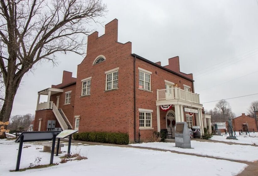 فندق Nauvoo Temple House